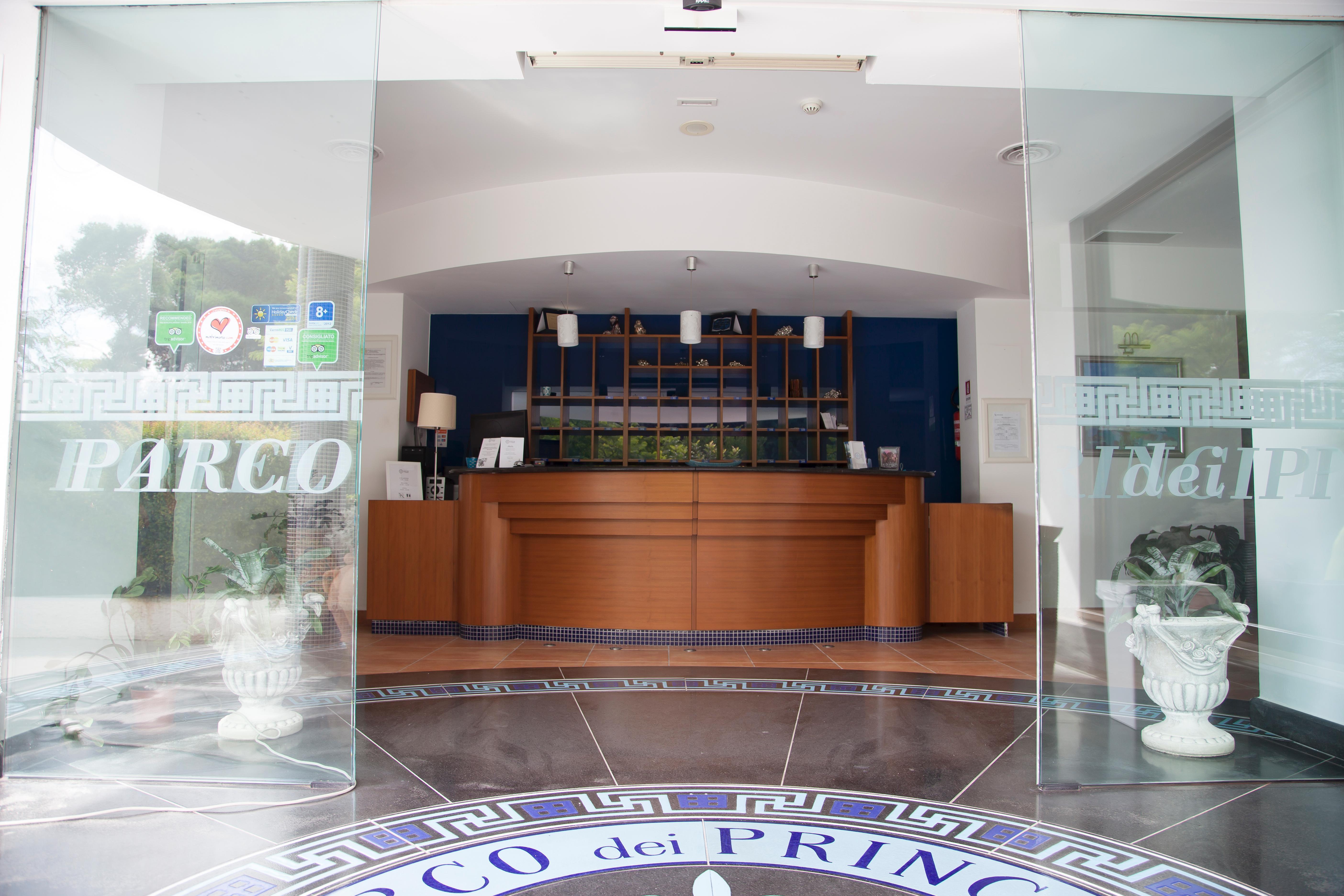 Hotel Parco Dei Principi Paestum Esterno foto