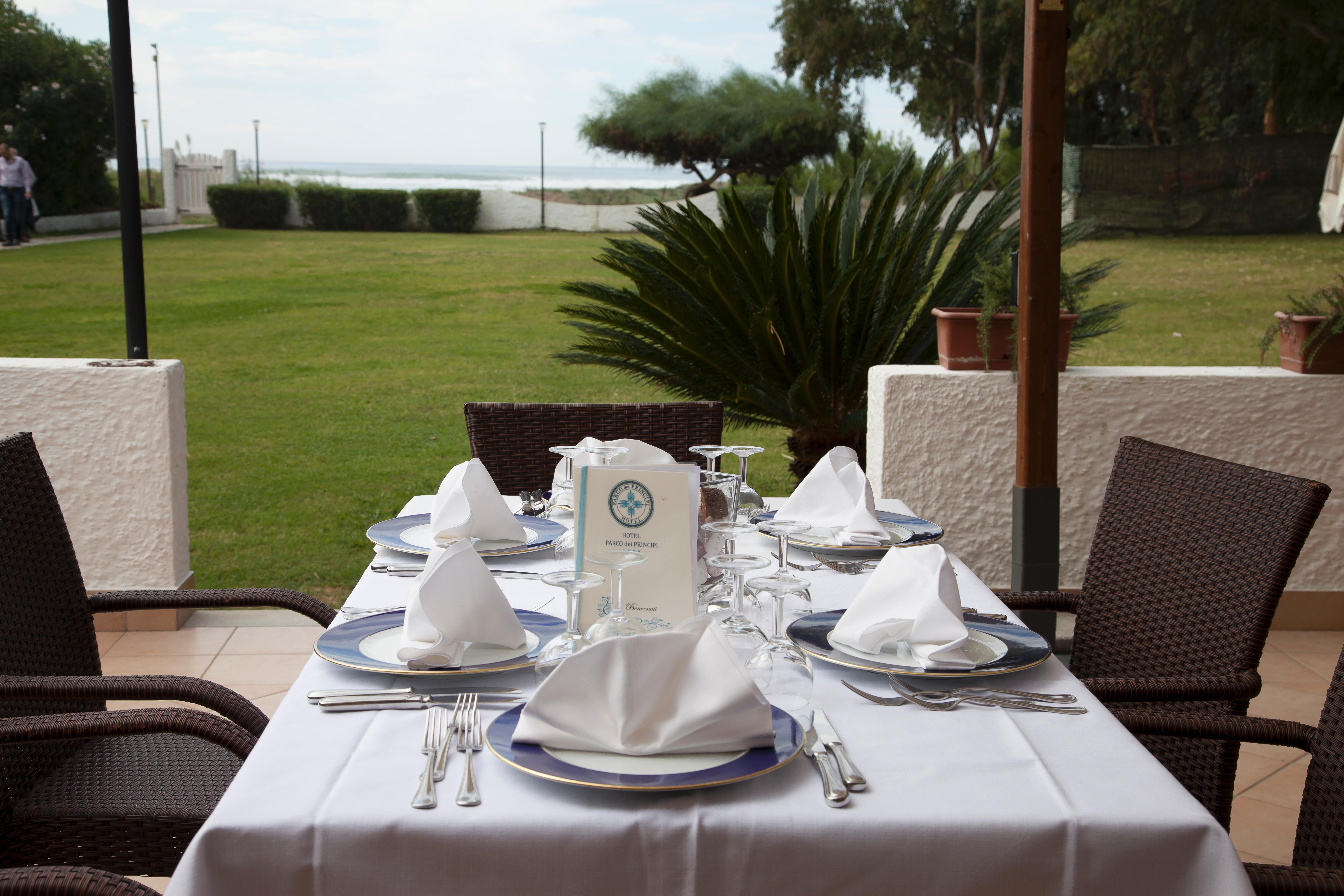 Hotel Parco Dei Principi Paestum Esterno foto