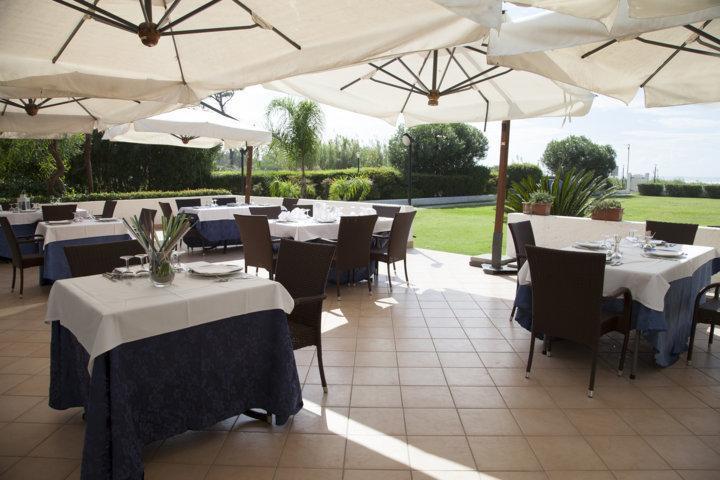 Hotel Parco Dei Principi Paestum Esterno foto